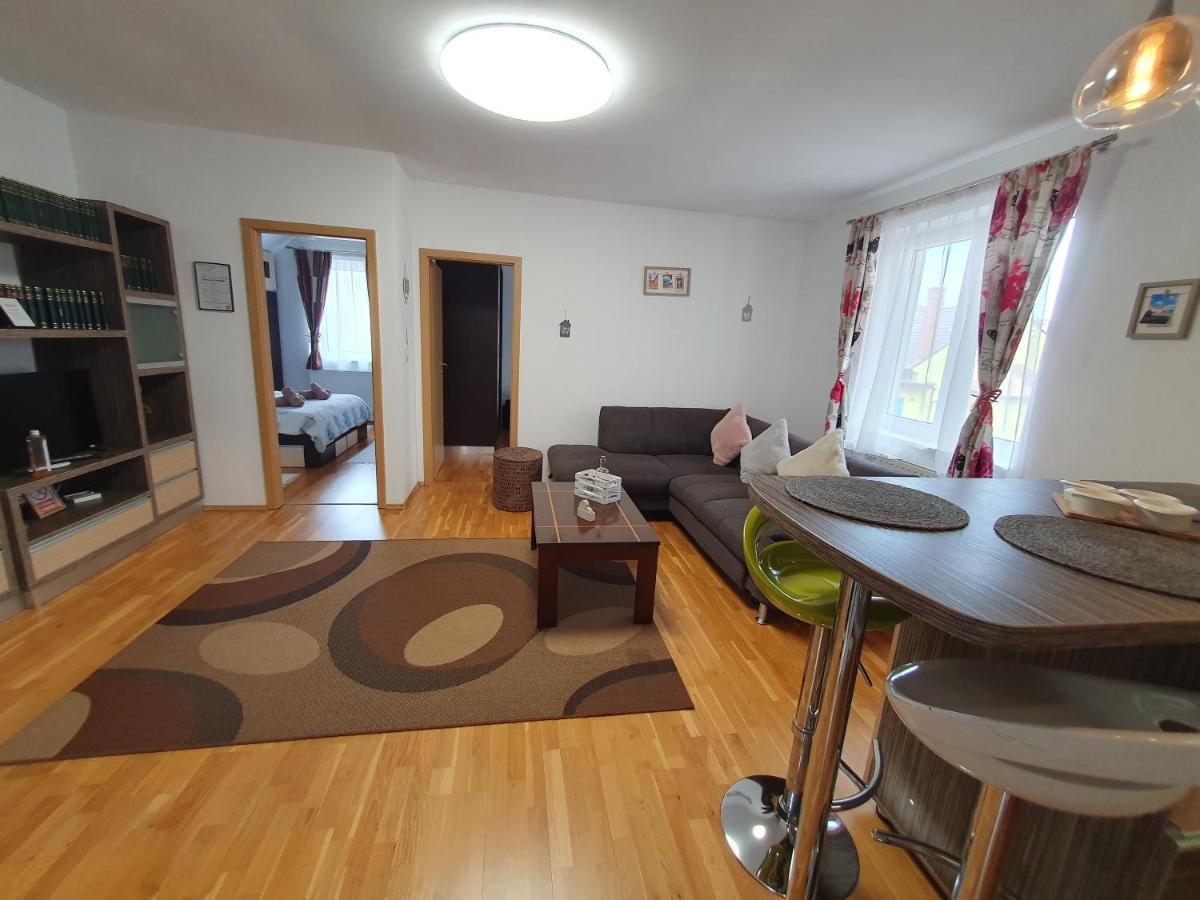 Smiley Apartment Sibiu Eksteriør bilde